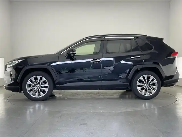 トヨタ ＲＡＶ４ G Zパッケージ 愛知県 2019(令1)年 8.9万km アティチュードブラックマイカ 純正９型ナビ　フルセグＴＶ　ＢＴ　デジタルインナーミラー　パワーバックドア　ＢＳＭ　黒革　シートヒーター　ハンドルヒーター　前後カメラ　前後ドラレコ　セーフティセンス　衝突軽減　追従クルコン　ＬＥＤオートライト　パワーシート　メモリシート　ダウンヒルアシスト　オートハイビーム　レーンアシスト　ETC　禁煙車