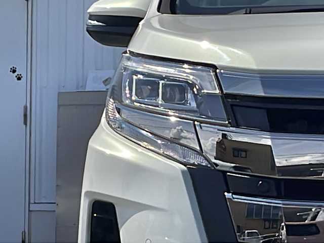 トヨタ ノア Si ダブルバイビーⅡ 三重県 2019(令1)年 2.4万km ラグジュアリーホワイトパールクリスタルシャインガラスフレーク プッシュスタート/電動格納ミラー/両側パワースライドドア/アイドリングストップ/ビルトインETC/オートライト/オートマチックハイビーム/レーンキープアシスト/衝突軽減ブレーキ/クルーズコントロール/コーナーセンサー/ステアリングスイッチ/革巻きステアリング/横滑り防止/前方ドライブレコーダー/リアサンシェード/純正9型ナビ(AM/FM/CD/TV/BT)/フルセグTV/バックカメラ/純正フロアマット/USB入力端子2ヶ所/ハーフレザーシート/禁煙車