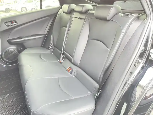 トヨタ プリウス Sツーリングセレクション 群馬県 2019(令1)年 3.9万km アティチュードブラックマイカ アルパイン9インチナビ/(CD/DVD/USB/AUX/BT/フルセグ)/バックカメラ/トヨタセーフティセンス/・プリクラッシュセーフティ/・レーンディパーチャーアラート/・オートマチックハイビーム/・レーダークルーズコントロール/レザーシート/D/N席シートヒーター/モデリスタエアロ（F/S/R）/ビルトインETC/プッシュスタート/前後ドライブレコーダー/ステアリングスイッチ/純正ドアバイザー/純正フロアマット/社外17インチAW/F/Rコーナーセンサー/LEDヘッドライト/LEDフォグ