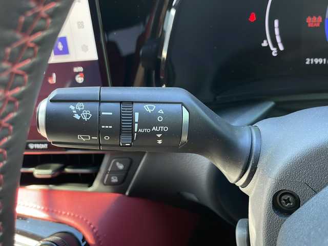 レクサス ＮＸ 350h Fスポーツ 大阪府 2023(令5)年 2.2万km ホワイトノーヴァガラスフレーク ワンオーナー/純正メモリナビ/・FM/AM/Bluetooth/・ワンセグテレビ/ETC/ドライブレコーダー/全周囲カメラ/バックカメラ/衝突軽減ブレーキ/レーンキープアシスト/クルーズコントロール/盗難防止装置/サンルーフ/革巻きステアリング/ステアリングリモコン/パドルシフト/ハンドルヒーター/シートヒーター（D席+N席）/エアシート（D席+N席）/メモリシート（D席）/LEDヘッドライト/オートライト/オートエアコン/スマートキー×2/カードキー×1/プッシュスタート/12V電源/USBジャック/純正20インチアルミホイール/純正フロアマット/取扱説明書/保証書