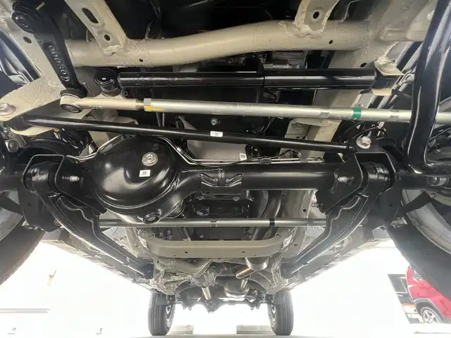 スズキ ジムニー ノマド FC 秋田県 2025(令7)年 0.1万km未満 アイボリー 衝突軽減システム/４WD/LEDヘッドライト/スマートキー/アイドリングストップ/ダウンヒルアシストコントロール/レーンキープアシスト/プッシュスタート/コーナーセンサー/前席シートヒーター/純正アルミ/背面タイヤ/純正フロアマット/ETC/ミラーヒーター/ステアリングスイッチ/ヘッドランプウォッシャー/オートライト/オートエアコン/パワーステアリング/パワーウィンドウ/横滑り防止/電動格納ウィンカーミラー
