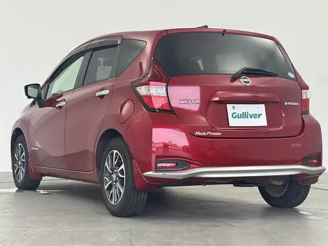 日産 ノート e－パワー X モード・プレミア 愛知県 2017(平29)年 5.9万km ガーネットレッド ・純正7インチナビ/・全方位カメラ/・Bluetooth/・衝突被害軽減システム/・コーナーセンサー/・レーンキープアシスト/・横滑り防止装置/・オートライト/・インテリジェントルームミラー/・純正AW（スタッドレスタイヤ付）/・ドライブレコーダー/・ETC/・プッシュスタート/・スマートキー/・スペアキー