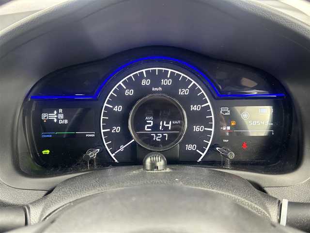 日産 ノート e－パワー X モード・プレミア 愛知県 2017(平29)年 5.9万km ガーネットレッド ・純正7インチナビ/・全方位カメラ/・Bluetooth/・衝突被害軽減システム/・コーナーセンサー/・レーンキープアシスト/・横滑り防止装置/・オートライト/・インテリジェントルームミラー/・純正AW（スタッドレスタイヤ付）/・ドライブレコーダー/・ETC/・プッシュスタート/・スマートキー/・スペアキー