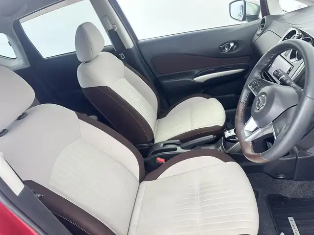 日産 ノート e－パワー X モード・プレミア 愛知県 2017(平29)年 5.9万km ガーネットレッド ・純正7インチナビ/・全方位カメラ/・Bluetooth/・衝突被害軽減システム/・コーナーセンサー/・レーンキープアシスト/・横滑り防止装置/・オートライト/・インテリジェントルームミラー/・純正AW（スタッドレスタイヤ付）/・ドライブレコーダー/・ETC/・プッシュスタート/・スマートキー/・スペアキー