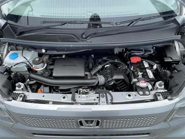 ホンダ Ｎ ＢＯＸ 滋賀県 2024(令6)年 0.8万km ルナシルバーM 9型純正ナビ/・Bluetooth/フルセグ/・CD/DVD/バックカメラ/ステアリングリモコン/ETC/前方ドライブレコーダー/アダプティブクルコン/前席シートヒーター/両側パワースライドドア/シートリフター/オートリトラミラー/LEDヘッドライト/ホンダセンシング/・衝突軽減ブレーキ/・パーキングセンサー警報/・踏み間違い衝突軽減システム/・路外逸脱抑制機能/スマートキー