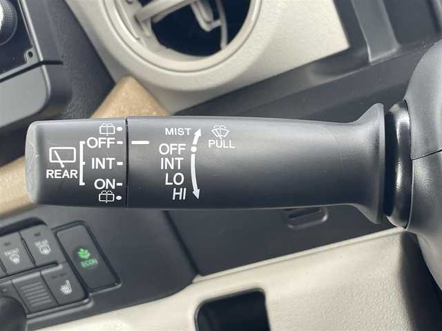 ホンダ Ｎ ＢＯＸ 滋賀県 2024(令6)年 0.8万km ルナシルバーM 9型純正ナビ/・Bluetooth/フルセグ/・CD/DVD/バックカメラ/ステアリングリモコン/ETC/前方ドライブレコーダー/アダプティブクルコン/前席シートヒーター/両側パワースライドドア/シートリフター/オートリトラミラー/LEDヘッドライト/ホンダセンシング/・衝突軽減ブレーキ/・パーキングセンサー警報/・踏み間違い衝突軽減システム/・路外逸脱抑制機能/スマートキー