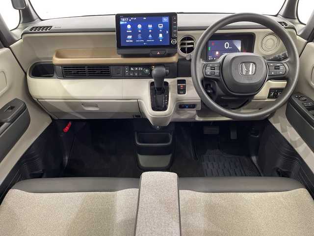 ホンダ Ｎ ＢＯＸ 栃木県 2024(令6)年 0.8万km ルナシルバーM 9型純正ナビ/（CD/DVD/Bluetooth/TV/USB/Applecarplay/AndroidAuto)/バックカメラ/ステアリングリモコン/ETC/前方ドライブレコーダー/アダプティブクルコン/前席シートヒーター/両側パワースライドドア/シートリフター/オートリトラミラー/LEDヘッドライト/ホンダセンシング/・衝突軽減ブレーキ/・パーキングセンサー警報/・踏み間違い衝突軽減システム/・路外逸脱抑制機能/スマートキー