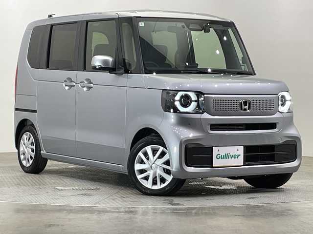 ホンダ Ｎ ＢＯＸ 栃木県 2024(令6)年 0.8万km ルナシルバーM 9型純正ナビ/（CD/DVD/Bluetooth/TV/USB/Applecarplay/AndroidAuto)/バックカメラ/ステアリングリモコン/ETC/前方ドライブレコーダー/アダプティブクルコン/前席シートヒーター/両側パワースライドドア/シートリフター/オートリトラミラー/LEDヘッドライト/ホンダセンシング/・衝突軽減ブレーキ/・パーキングセンサー警報/・踏み間違い衝突軽減システム/・路外逸脱抑制機能/スマートキー