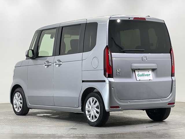 ホンダ Ｎ ＢＯＸ 栃木県 2024(令6)年 0.8万km ルナシルバーM 9型純正ナビ/（CD/DVD/Bluetooth/TV/USB/Applecarplay/AndroidAuto)/バックカメラ/ステアリングリモコン/ETC/前方ドライブレコーダー/アダプティブクルコン/前席シートヒーター/両側パワースライドドア/シートリフター/オートリトラミラー/LEDヘッドライト/ホンダセンシング/・衝突軽減ブレーキ/・パーキングセンサー警報/・踏み間違い衝突軽減システム/・路外逸脱抑制機能/スマートキー