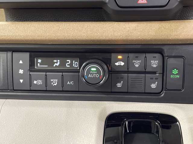 ホンダ Ｎ ＢＯＸ 栃木県 2024(令6)年 0.8万km ルナシルバーM 9型純正ナビ/（CD/DVD/Bluetooth/TV/USB/Applecarplay/AndroidAuto)/バックカメラ/ステアリングリモコン/ETC/前方ドライブレコーダー/アダプティブクルコン/前席シートヒーター/両側パワースライドドア/シートリフター/オートリトラミラー/LEDヘッドライト/ホンダセンシング/・衝突軽減ブレーキ/・パーキングセンサー警報/・踏み間違い衝突軽減システム/・路外逸脱抑制機能/スマートキー