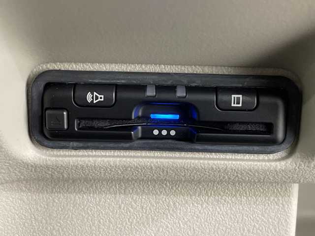 ホンダ Ｎ ＢＯＸ 栃木県 2024(令6)年 0.8万km ルナシルバーM 9型純正ナビ/（CD/DVD/Bluetooth/TV/USB/Applecarplay/AndroidAuto)/バックカメラ/ステアリングリモコン/ETC/前方ドライブレコーダー/アダプティブクルコン/前席シートヒーター/両側パワースライドドア/シートリフター/オートリトラミラー/LEDヘッドライト/ホンダセンシング/・衝突軽減ブレーキ/・パーキングセンサー警報/・踏み間違い衝突軽減システム/・路外逸脱抑制機能/スマートキー