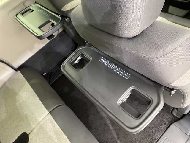 ホンダ Ｎ ＢＯＸ 栃木県 2024(令6)年 0.8万km ルナシルバーM 9型純正ナビ/（CD/DVD/Bluetooth/TV/USB/Applecarplay/AndroidAuto)/バックカメラ/ステアリングリモコン/ETC/前方ドライブレコーダー/アダプティブクルコン/前席シートヒーター/両側パワースライドドア/シートリフター/オートリトラミラー/LEDヘッドライト/ホンダセンシング/・衝突軽減ブレーキ/・パーキングセンサー警報/・踏み間違い衝突軽減システム/・路外逸脱抑制機能/スマートキー
