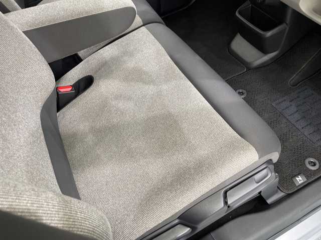 ホンダ Ｎ ＢＯＸ 栃木県 2024(令6)年 0.8万km ルナシルバーM 9型純正ナビ/（CD/DVD/Bluetooth/TV/USB/Applecarplay/AndroidAuto)/バックカメラ/ステアリングリモコン/ETC/前方ドライブレコーダー/アダプティブクルコン/前席シートヒーター/両側パワースライドドア/シートリフター/オートリトラミラー/LEDヘッドライト/ホンダセンシング/・衝突軽減ブレーキ/・パーキングセンサー警報/・踏み間違い衝突軽減システム/・路外逸脱抑制機能/スマートキー