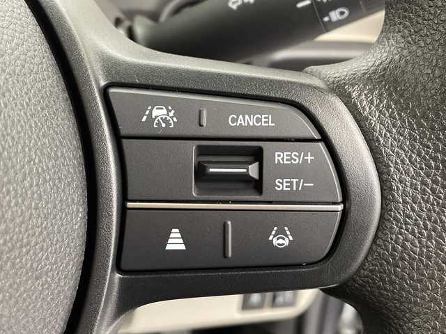 ホンダ Ｎ ＢＯＸ 栃木県 2024(令6)年 0.8万km ルナシルバーM 9型純正ナビ/（CD/DVD/Bluetooth/TV/USB/Applecarplay/AndroidAuto)/バックカメラ/ステアリングリモコン/ETC/前方ドライブレコーダー/アダプティブクルコン/前席シートヒーター/両側パワースライドドア/シートリフター/オートリトラミラー/LEDヘッドライト/ホンダセンシング/・衝突軽減ブレーキ/・パーキングセンサー警報/・踏み間違い衝突軽減システム/・路外逸脱抑制機能/スマートキー