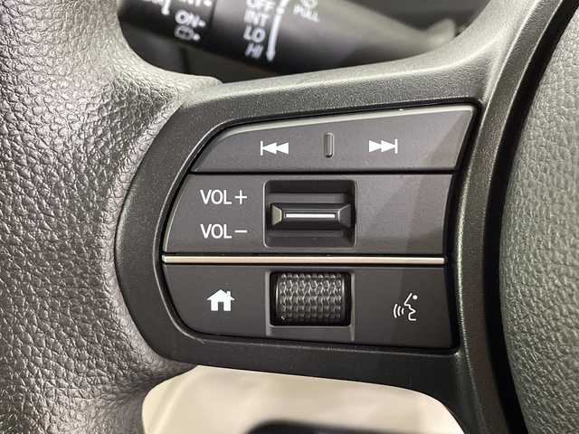 ホンダ Ｎ ＢＯＸ 栃木県 2024(令6)年 0.8万km ルナシルバーM 9型純正ナビ/（CD/DVD/Bluetooth/TV/USB/Applecarplay/AndroidAuto)/バックカメラ/ステアリングリモコン/ETC/前方ドライブレコーダー/アダプティブクルコン/前席シートヒーター/両側パワースライドドア/シートリフター/オートリトラミラー/LEDヘッドライト/ホンダセンシング/・衝突軽減ブレーキ/・パーキングセンサー警報/・踏み間違い衝突軽減システム/・路外逸脱抑制機能/スマートキー