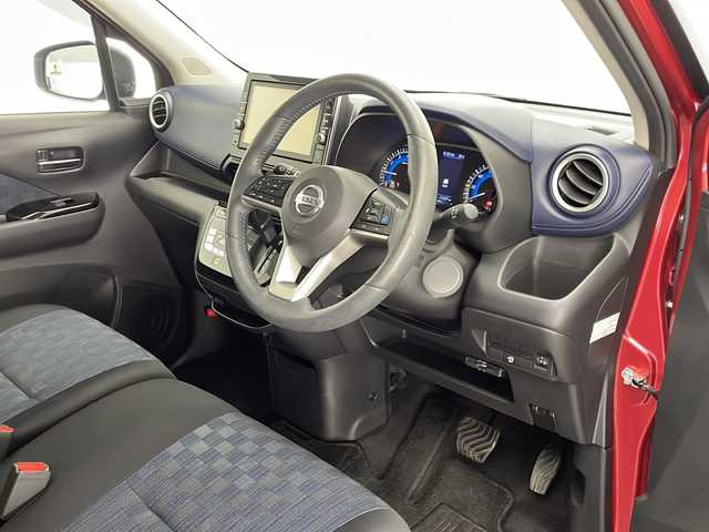 日産 デイズ HWS G ターボ プロパイロットED 宮崎県 2019(令1)年 1.1万km スパークリングレッド/ブラック プロパイロット/エマ―ジェンシーブレーキ/車線逸脱警報/車線逸脱防止支援/オートマチックハイビーム/クリアランスソナー/純正9インチSDナビ/フルセグTV/CD/DVD/Bluetooth/アラウンドビューモニター/LEDヘッドライト/純正15インチAW/純正ナビ一体型ドライブレコーダー（DJ4-D）/アイドリングストップ/スマートキー×2/取扱説明書