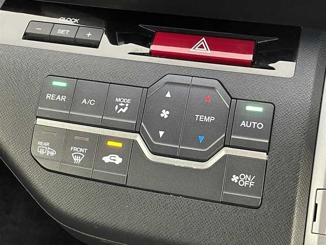ホンダ ステップワゴン スパーダ Z クールスピリット 道央・札幌 2014(平26)年 6.7万km ホワイトオーキッドパール ・4WD/・寒冷地仕様/・純正ナビ/・フルセグ/BT/CD/DVD/・フリップダウンモニター/・両側パワースライドドア/・ETC/・クルーズコントロール/・パドルシフト/・ステアリングスイッチ/・アイドリングストップ/・スマートキー/・純正AW付冬タイヤ積込/【205/60R16】