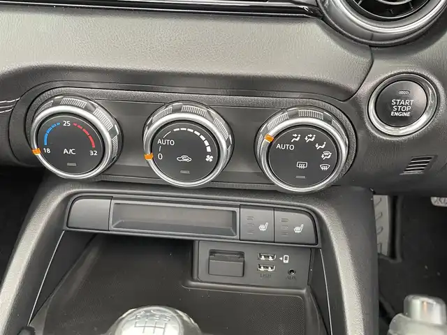 マツダ ロードスター S レザーパッケージ 大分県 2022(令4)年 4.2万km ジェットブラックマイカ ワンオーナー/6速MT/マツダコネクトナビ/AM/FM/CD/DVD/BT/フルセグTV/バックカメラ/コーナーセンサー/衝突被害軽減ブレーキ/車線逸脱防止警報/LEDヘッドライト/前ドライブレコーダー/ETC/レザーシート/前席シートヒーター/クルーズコントロール/純正フロアマット/スペアキー