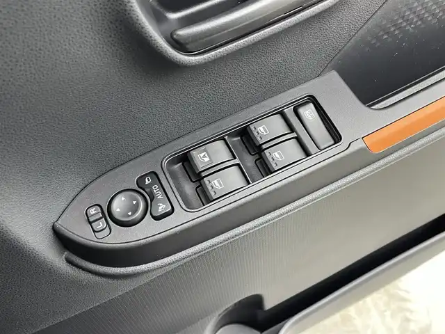 ダイハツ タント ファンクロスターボ 群馬県 2022(令4)年 0.6万km レーザーブルークリスタルシャイン 純正９インチディスプレイオーディオ/バックカメラ /両側パワースライドドア/シートヒーター /電子パーキング/オートブレーキホールド/コーナーセンサー /オートライト/オートハイビーム/ステアリングリモコン/スマートキー/エンジンスタートボタン/衝突被害軽減システム/横滑り防止装置/盗難防止装置/SRSエアバック （運転席/助手席/サイド/カーテン）/純正15インチアルミホイール/禁煙車