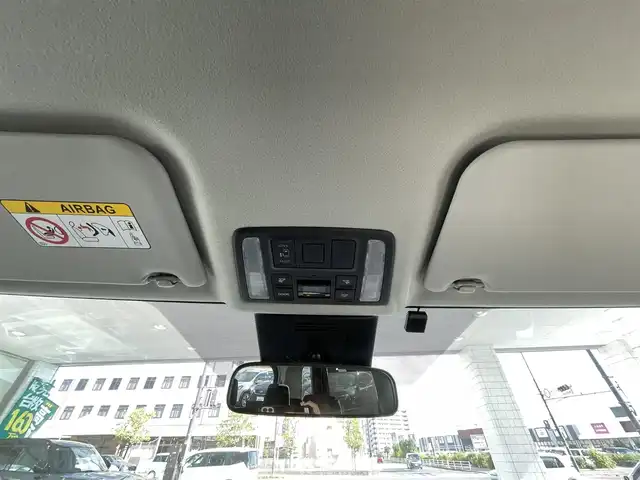 トヨタ ノア ハイブリッド G 岡山県 2023(令5)年 6.3万km ホワイトパールクリスタルシャイン 登録時走行距離62183km/純正メーカーナビ/バックカメラ/ETC/片側パワースライドドア/フルセグＴＶ/前後コーナーセンサー/プッシュスタート/スマートキー/保証書/取扱説明書/スペアキー