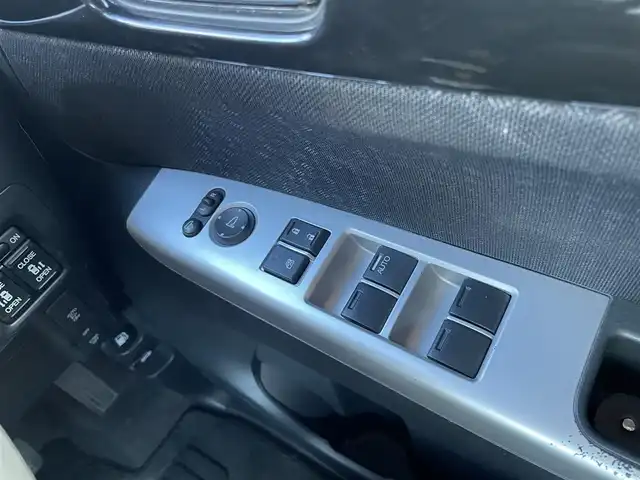 ホンダ Ｎ ＢＯＸ カスタム SSパッケージ 兵庫県 2015(平27)年 6.6万km プレミアムベルベットパープル・パール (株)IDOMが運営する【じしゃロン西宮店】の自社ローン専用車両になります。こちらは現金またはオートローンご利用時の価格です。自社ローンご希望の方は別途その旨お申付け下さい/＊純正ナビ/＊フルセグテレビ/＊バックカメラ/＊両側パワースライドドア/＊ETC