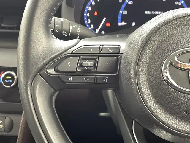 トヨタ ヤリスクロス Z 熊本県 2020(令2)年 2.2万km ブラックマイカ/センシュアルレッドマイカ 純正8インチナビ（ＢＴ・フルセグ・ＵＳＢ）/バックカメラ　/純正ビルトインＥＴＣ　/レーダークルーズコントロール　/前後クリアランスソナー　/前席シートヒーター　/運転席パワーシート　/衝突軽減ブレーキ　/レーンキープアシスト/横滑り防止/ハーフレザーシート/純正１８インチAW/オートライト/オートマチックハイビーム/LEDヘッドライト/フォグランプ/スマートキー/プッシュスタート