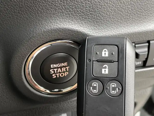 スズキ スペーシア カスタム HYBRID XS 新潟県 2025(令7)年 0.1千km ピュアホワイトパール/ブラック2トーン ４WD/純正ディスプレイオーディオ/アラウンドビューモニター/BT/AM/FM/フルセグTV/USB/クルーズコントロール追従/衝突軽減/ステアリングヒーター/前席シートヒーター/両側パワースライドドア/スマートキー/スペアキー１本/LEDヘッドライト/取扱説明書