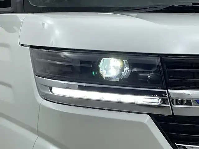 スズキ スペーシア カスタム HYBRID XS 新潟県 2025(令7)年 0.1千km ピュアホワイトパール/ブラック2トーン ４WD/純正ディスプレイオーディオ/アラウンドビューモニター/BT/AM/FM/フルセグTV/USB/クルーズコントロール追従/衝突軽減/ステアリングヒーター/前席シートヒーター/両側パワースライドドア/スマートキー/スペアキー１本/LEDヘッドライト/取扱説明書