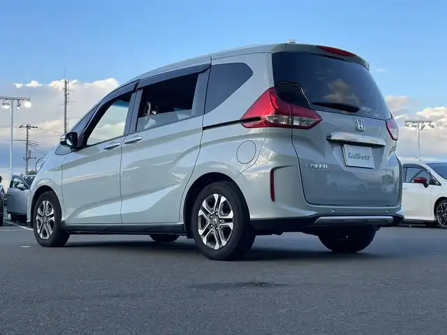 ホンダ フリード クロスター 東京都 2023(令5)年 3.6万km フィヨルドミストパール ワンオーナー/純正ナビ(VXM-234VFi)/【DVD/CD/FM/AM/TV/ipod/SD/USB/BT/AUX】/バックカメラ/ビルトインETC/レーダークルーズコントロール/前方ドライブレコーダー(DRH-224SD)/両側電動スライドドア/ハーフレザーシート/衝突軽減ブレーキ/バックソナー/後席サンシェード/LEDヘッドライト/フォグランプ/純正15インチAW/プッシュスタート/スマートキー/スペアキー