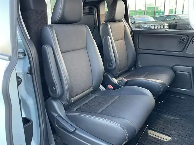 ホンダ フリード クロスター 東京都 2023(令5)年 3.6万km フィヨルドミストパール ワンオーナー/純正ナビ(VXM-234VFi)/【DVD/CD/FM/AM/TV/ipod/SD/USB/BT/AUX】/バックカメラ/ビルトインETC/レーダークルーズコントロール/前方ドライブレコーダー(DRH-224SD)/両側電動スライドドア/ハーフレザーシート/衝突軽減ブレーキ/バックソナー/後席サンシェード/LEDヘッドライト/フォグランプ/純正15インチAW/プッシュスタート/スマートキー/スペアキー