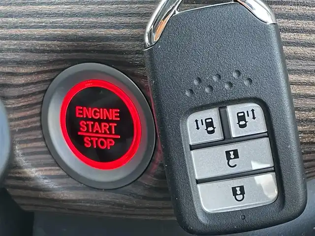 ホンダ フリード クロスター 東京都 2023(令5)年 3.6万km フィヨルドミストパール ワンオーナー/純正ナビ(VXM-234VFi)/【DVD/CD/FM/AM/TV/ipod/SD/USB/BT/AUX】/バックカメラ/ビルトインETC/レーダークルーズコントロール/前方ドライブレコーダー(DRH-224SD)/両側電動スライドドア/ハーフレザーシート/衝突軽減ブレーキ/バックソナー/後席サンシェード/LEDヘッドライト/フォグランプ/純正15インチAW/プッシュスタート/スマートキー/スペアキー