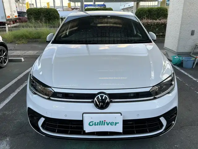 フォルクスワーゲン ＶＷ ポロ TSI Rライン 宮城県 2023(令5)年 1.3万km 白 ・ワンオーナー/・純正ナビ/（Bluetooth）/・レーダークルーズコントロール/・アイドリングストップ/・前ドライブレコーダー/・バックカメラ/・前後コーナーセンサー/・レーンキープアシスト/・パーキングアシスト/・ブラインドスポットモニター/・HIDライト/・オートライト/・オートハイビーム/・フロントフォグランプ/・リアフォグランプ/・革ステアリング/・ステアリングスイッチ/・MTモード/・パドルシフト/・ISOFIX/・ETC2.0/・電動格納ウィンカーミラー/・バイザー/・フロアマット/・スマートキー/・プッシュスタート/・スペアキー×1/・純正17インチアルミホイール/・W＋サイドエアバッグ/ABS/・横滑り防止装置/・盗難防止センサー/・取扱説明書