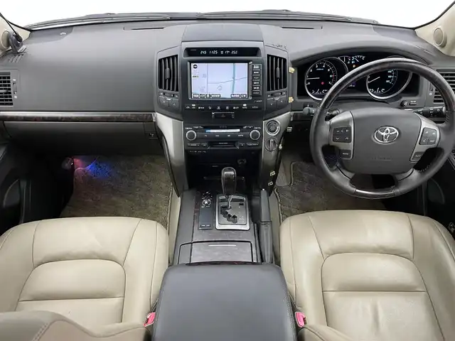 トヨタ ランドクルーザー AX Gセレクション 富山県 2007(平19)年 5.3万km ホワイトパールクリスタルシャイン 純正HDDナビ（CD　DVD　MSV）/バックカメラ/前後コーナーセンサー/ビルトインETC/ACC/純正AW付きスタッドレスタイヤセット積込み/ベージュ革シート/前席パワーシート・シートヒーター/スマートキー/プッシュスタート/オートライト/フォグ/ステップ/横滑防止装置/純正マット・バイザー/取説/スペアキー
