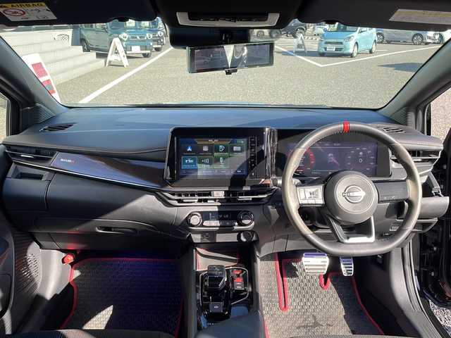 日産 オーラ ニスモ 島根県 2023(令5)年 6.8万km スーパーブラック 純正ディスプレイオーディオ/BT AndroidAuto AppleCarPlay HDMI対応/エマージェンシーブレーキ/レーンキープアシスト/ブラインドスポットモニター/アラウンドビューカメラ/デジタルインナーミラー/ETC/オートマチックハイビーム/AUTOライト/LEDヘッドライト/フォグライト/電子パーキング/AUTOHOLD/純正17インチアルミホイール/純正ドアバイザー/革巻きステアリング/ステアリングリモコン/ISOFIX/シートリフター