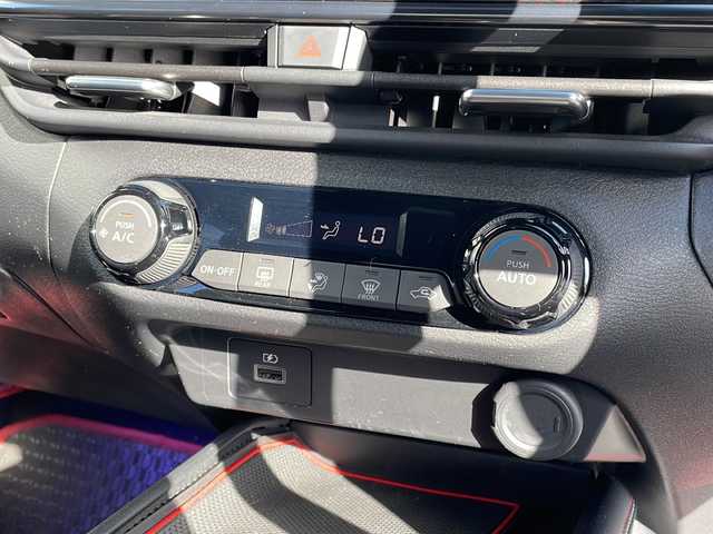 日産 オーラ ニスモ 島根県 2023(令5)年 6.8万km スーパーブラック 純正ディスプレイオーディオ/BT AndroidAuto AppleCarPlay HDMI対応/エマージェンシーブレーキ/レーンキープアシスト/ブラインドスポットモニター/アラウンドビューカメラ/デジタルインナーミラー/ETC/オートマチックハイビーム/AUTOライト/LEDヘッドライト/フォグライト/電子パーキング/AUTOHOLD/純正17インチアルミホイール/純正ドアバイザー/革巻きステアリング/ステアリングリモコン/ISOFIX/シートリフター