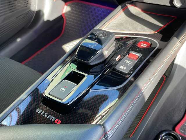 日産 オーラ ニスモ 島根県 2023(令5)年 6.8万km スーパーブラック 純正ディスプレイオーディオ/BT AndroidAuto AppleCarPlay HDMI対応/エマージェンシーブレーキ/レーンキープアシスト/ブラインドスポットモニター/アラウンドビューカメラ/デジタルインナーミラー/ETC/オートマチックハイビーム/AUTOライト/LEDヘッドライト/フォグライト/電子パーキング/AUTOHOLD/純正17インチアルミホイール/純正ドアバイザー/革巻きステアリング/ステアリングリモコン/ISOFIX/シートリフター