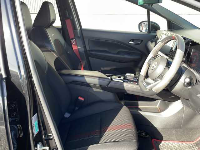 日産 オーラ ニスモ 島根県 2023(令5)年 6.8万km スーパーブラック 純正ディスプレイオーディオ/BT AndroidAuto AppleCarPlay HDMI対応/エマージェンシーブレーキ/レーンキープアシスト/ブラインドスポットモニター/アラウンドビューカメラ/デジタルインナーミラー/ETC/オートマチックハイビーム/AUTOライト/LEDヘッドライト/フォグライト/電子パーキング/AUTOHOLD/純正17インチアルミホイール/純正ドアバイザー/革巻きステアリング/ステアリングリモコン/ISOFIX/シートリフター