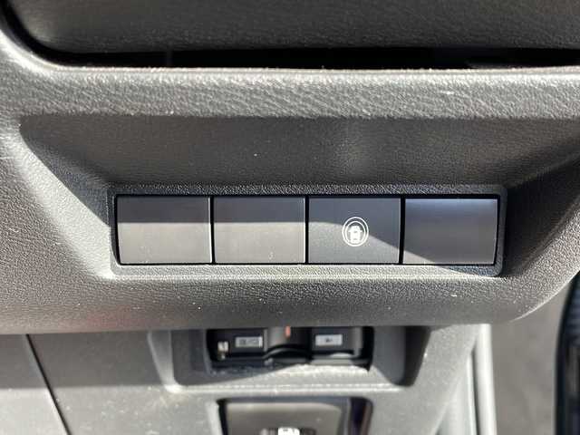 日産 オーラ ニスモ 島根県 2023(令5)年 6.8万km スーパーブラック 純正ディスプレイオーディオ/BT AndroidAuto AppleCarPlay HDMI対応/エマージェンシーブレーキ/レーンキープアシスト/ブラインドスポットモニター/アラウンドビューカメラ/デジタルインナーミラー/ETC/オートマチックハイビーム/AUTOライト/LEDヘッドライト/フォグライト/電子パーキング/AUTOHOLD/純正17インチアルミホイール/純正ドアバイザー/革巻きステアリング/ステアリングリモコン/ISOFIX/シートリフター