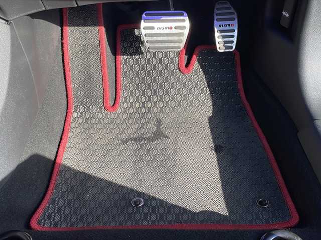 日産 オーラ ニスモ 島根県 2023(令5)年 6.8万km スーパーブラック 純正ディスプレイオーディオ/BT AndroidAuto AppleCarPlay HDMI対応/エマージェンシーブレーキ/レーンキープアシスト/ブラインドスポットモニター/アラウンドビューカメラ/デジタルインナーミラー/ETC/オートマチックハイビーム/AUTOライト/LEDヘッドライト/フォグライト/電子パーキング/AUTOHOLD/純正17インチアルミホイール/純正ドアバイザー/革巻きステアリング/ステアリングリモコン/ISOFIX/シートリフター