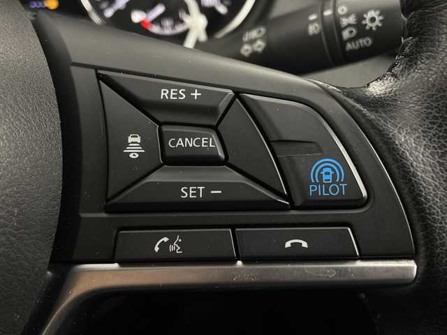 日産 エクストレイル 20Xi 新潟県 2020(令2)年 3.9万km ダイヤモンドブラック 4WD/プロパイロット/純正フリップダウンモニター/純正ナビ/　　フルセグ/CD/DVD/BT/アラウンドビューモニター/パワーバックドア/レーダークルーズコントロール/LEDオートライト/シートヒーター/純正18インチアルミホイール/デジタルインナーミラー/ステアリングスイッチ/アイドリングストップ/スマートキー/ETC