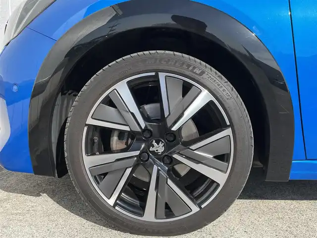 プジョー ２０８ GT ライン 東京都 2020(令2)年 3.4万km 青 アンビエントライト/クルーズコントロール/モード切替/純正ナビ/USB接続/AppleCarPlay/AndroidAuto/Bluetooth/3Dコックピットパネル/バックカメラ/ハーフレザーシート/インテリジェントハイビーム/アイドリングストップ/パーキングセンサー/アダプティブクルーズコントロール/純正オーディオ/純正17インチアルミホイール/スペアタイヤ/パワーステアリング/電動格納ミラー