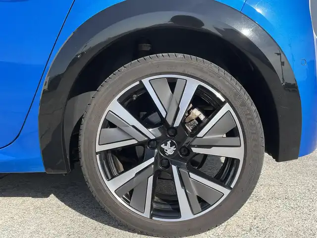 プジョー ２０８ GT ライン 東京都 2020(令2)年 3.4万km 青 アンビエントライト/クルーズコントロール/モード切替/純正ナビ/USB接続/AppleCarPlay/AndroidAuto/Bluetooth/3Dコックピットパネル/バックカメラ/ハーフレザーシート/インテリジェントハイビーム/アイドリングストップ/パーキングセンサー/アダプティブクルーズコントロール/純正オーディオ/純正17インチアルミホイール/スペアタイヤ/パワーステアリング/電動格納ミラー