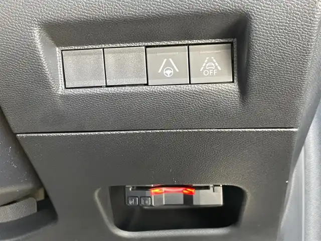 プジョー ２０８ GT ライン 東京都 2020(令2)年 3.4万km 青 アンビエントライト/クルーズコントロール/モード切替/純正ナビ/USB接続/AppleCarPlay/AndroidAuto/Bluetooth/3Dコックピットパネル/バックカメラ/ハーフレザーシート/インテリジェントハイビーム/アイドリングストップ/パーキングセンサー/アダプティブクルーズコントロール/純正オーディオ/純正17インチアルミホイール/スペアタイヤ/パワーステアリング/電動格納ミラー