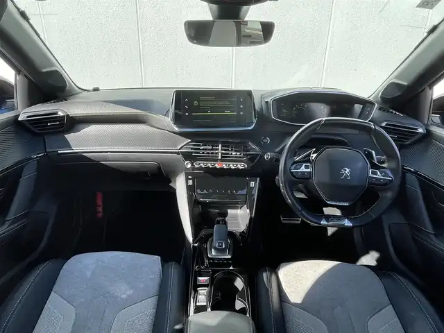 プジョー ２０８ GT ライン 東京都 2020(令2)年 3.4万km 青 アンビエントライト/クルーズコントロール/モード切替/純正ナビ/USB接続/AppleCarPlay/AndroidAuto/Bluetooth/3Dコックピットパネル/バックカメラ/ハーフレザーシート/インテリジェントハイビーム/アイドリングストップ/パーキングセンサー/アダプティブクルーズコントロール/純正オーディオ/純正17インチアルミホイール/スペアタイヤ/パワーステアリング/電動格納ミラー