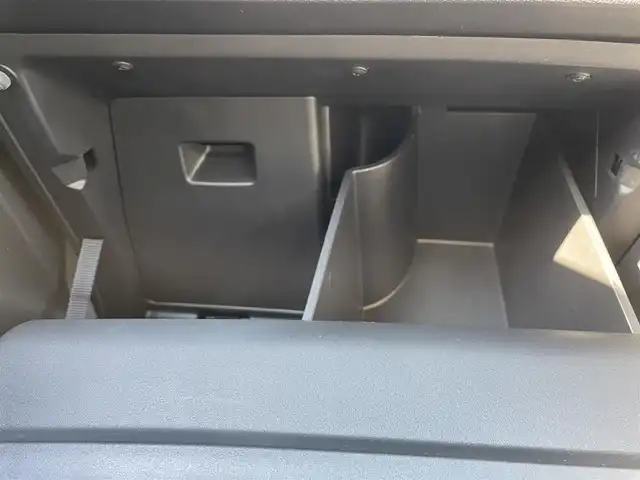 プジョー ２０８ GT ライン 東京都 2020(令2)年 3.4万km 青 アンビエントライト/クルーズコントロール/モード切替/純正ナビ/USB接続/AppleCarPlay/AndroidAuto/Bluetooth/3Dコックピットパネル/バックカメラ/ハーフレザーシート/インテリジェントハイビーム/アイドリングストップ/パーキングセンサー/アダプティブクルーズコントロール/純正オーディオ/純正17インチアルミホイール/スペアタイヤ/パワーステアリング/電動格納ミラー