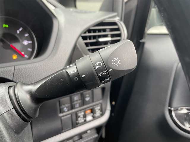 トヨタ ノア Si ダブルバイビーⅢ 滋賀県 2020(令2)年 3.9万km ブラック 社外9型ナビ/（CD/DVD/フルセグTV/BT）/トヨタセーフティセンス/・プリクラッシュセーフティ/・レーンディパーチャーアラート/・オートマチックハイビーム/社外フリップダウンモニター/ハーフレザーシート/バックカメラ/クルーズコントロール/クリアランスソナー/両側パワースライドドア/LEDヘッドライト/純正フロアマット/純正16インチAW