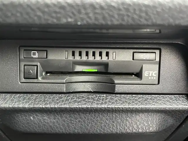 トヨタ ノア Si ダブルバイビーⅢ 滋賀県 2020(令2)年 3.9万km ブラック 社外9型ナビ/（CD/DVD/フルセグTV/BT）/トヨタセーフティセンス/・プリクラッシュセーフティ/・レーンディパーチャーアラート/・オートマチックハイビーム/社外フリップダウンモニター/ハーフレザーシート/バックカメラ/クルーズコントロール/クリアランスソナー/両側パワースライドドア/LEDヘッドライト/純正フロアマット/純正16インチAW