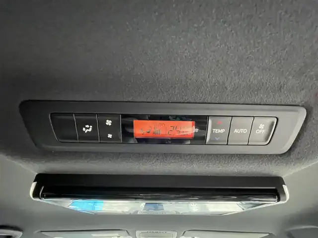 トヨタ ノア Si ダブルバイビーⅢ 滋賀県 2020(令2)年 3.9万km ブラック 社外9型ナビ/（CD/DVD/フルセグTV/BT）/トヨタセーフティセンス/・プリクラッシュセーフティ/・レーンディパーチャーアラート/・オートマチックハイビーム/社外フリップダウンモニター/ハーフレザーシート/バックカメラ/クルーズコントロール/クリアランスソナー/両側パワースライドドア/LEDヘッドライト/純正フロアマット/純正16インチAW