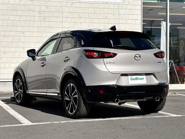 マツダ ＣＸ－３ 15S ビビッド モノトーン 静岡県 2024(令6)年 0.2万km グレーⅡ ダイナミックスタビリティコントロールシステム/トラクションコントロールシステム/アドバンストスマートシティブレーキサポート/誤発進抑制制御（前進時・後退時）/ブラインドスポットモニタリング/リアクロストラフィックアラート/車線逸脱警報システム/全車速追従機能付マツダレーダークルーズコントロール/標識認識システム/アダプティブLEDヘッドライト/360°ビューモニター/純正SDナビ/　（Bluetooth/AM/FM/スマホ連携/SD）/バックカメラ/ビルトインETC2.0/純正前後ドライブレコーダー/革巻きステアリング/パドルシフト/ステアリングリモコン/ステアリングヒーター/ハーフレザーシート/運転席パワーシート/前席シートヒーター/運転席シートメモリ/純正LEDヘッドライト/フォグランプ/オートライト/純正フロアマット/純正ドアバイザー/純正18インチアルミ