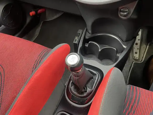 トヨタ ヴィッツ GRMNターボ 神奈川県 2013(平25)年 8.5万km スーパーホワイトⅡ GRMNターボ/200台限定車/5MT/BBS製鍛造17インチAW/RS-Rダウンサス/EXASマフラー/社外フロントスポイラー/GRスポーツシート/TRDシフトノブ/GRドアノブガード/スロットルコントロール/社外HIDライト/社外メモリーナビ・地デジTV/社外CD/DVD/SD/MSV/BT再生/ETC/プッシュスタート/スマートキー×2/寒冷地仕様/H26/27/28/29/30/R1/4年ディーラー整備記録/保証書・取説あり